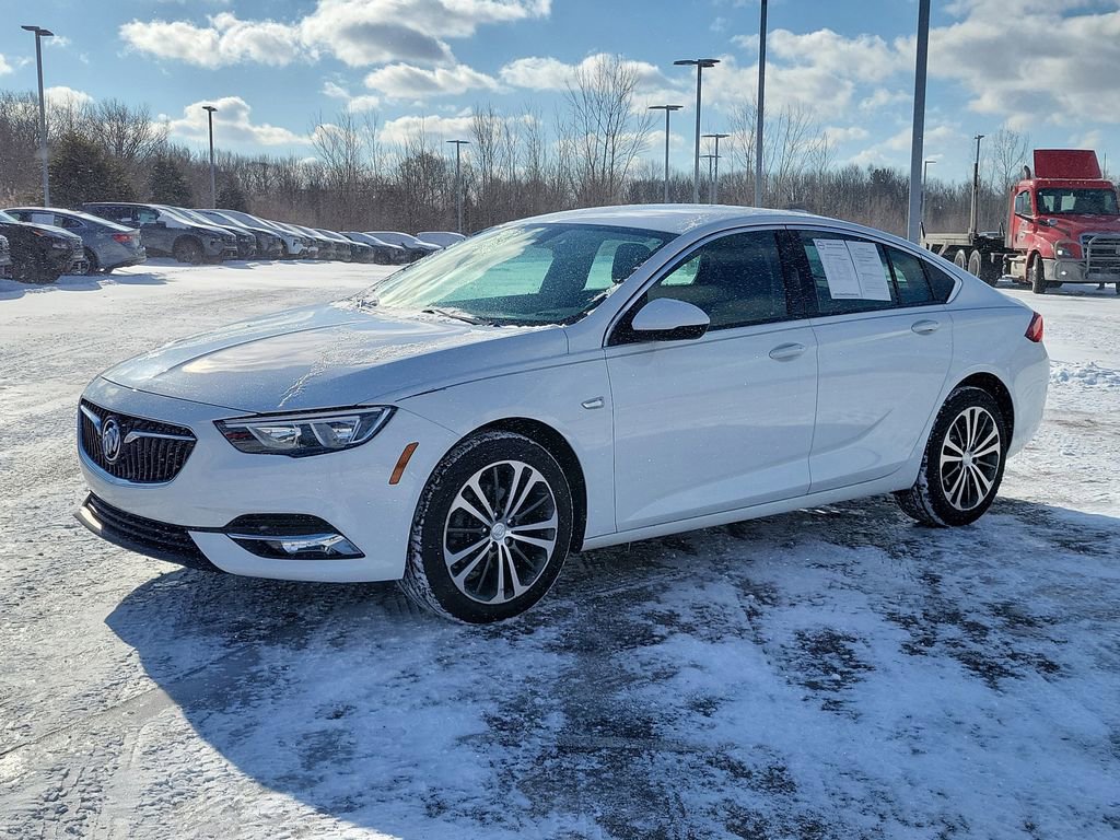 Used 2018 Buick Regal Preferred w/ Sights and Sounds Package image 2
