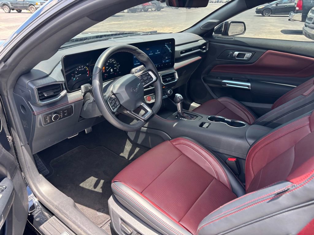 Used 2025 Ford Mustang GT Premium RWD image 8