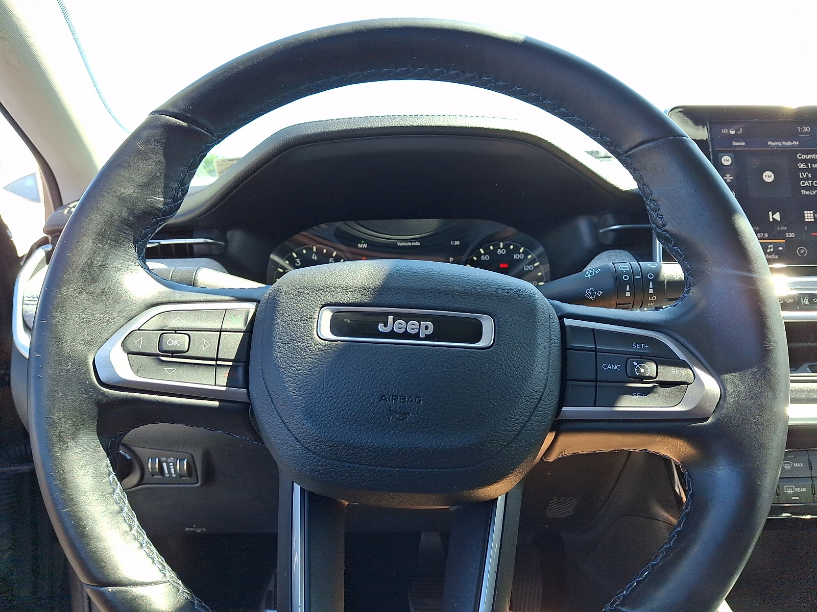 Used 2022 Jeep Compass Latitude w/ Convenience Group AWD/4WD image 18