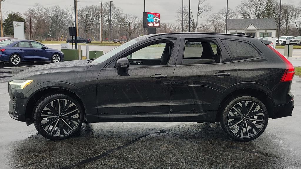 New 2026 Volvo XC60 B5 Ultra w/ Climate Package image 5