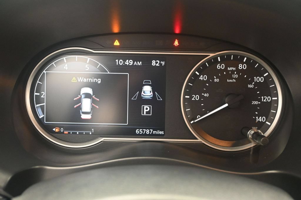 Used 2018 Nissan Kicks SR w/ Premium Package FWD image 14