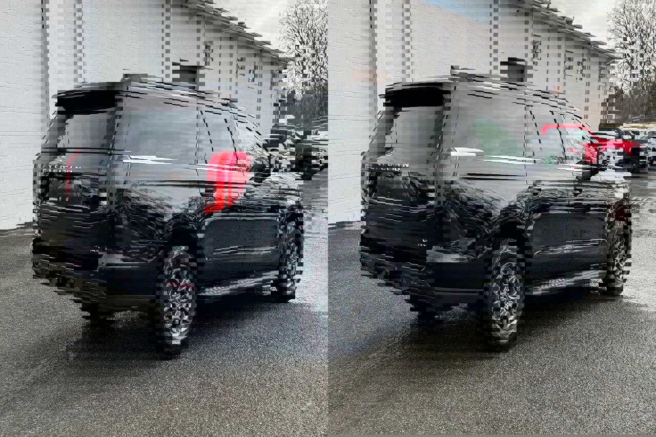 Used 2025 Ford Expedition Max Active image 3