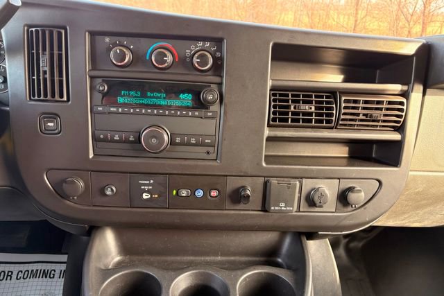 Used 2022 Chevrolet Express 3500 w/ Power Convenience Package image 30