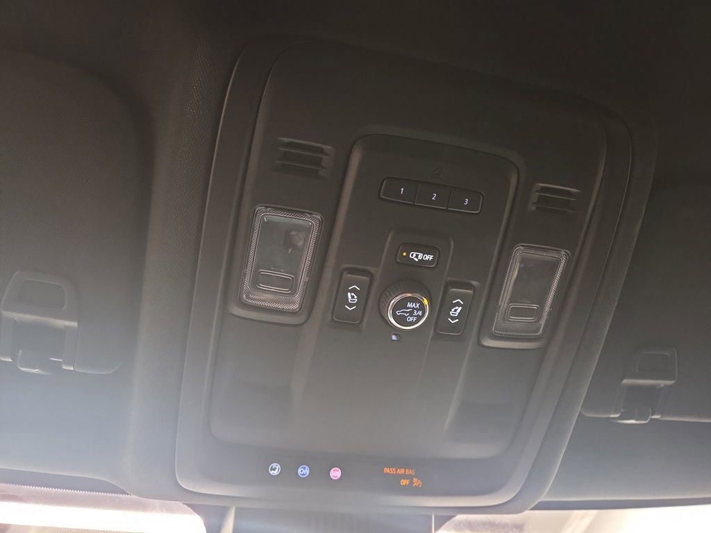 Used 2024 Chevrolet Tahoe Z71 w/ Luxury Package image 43