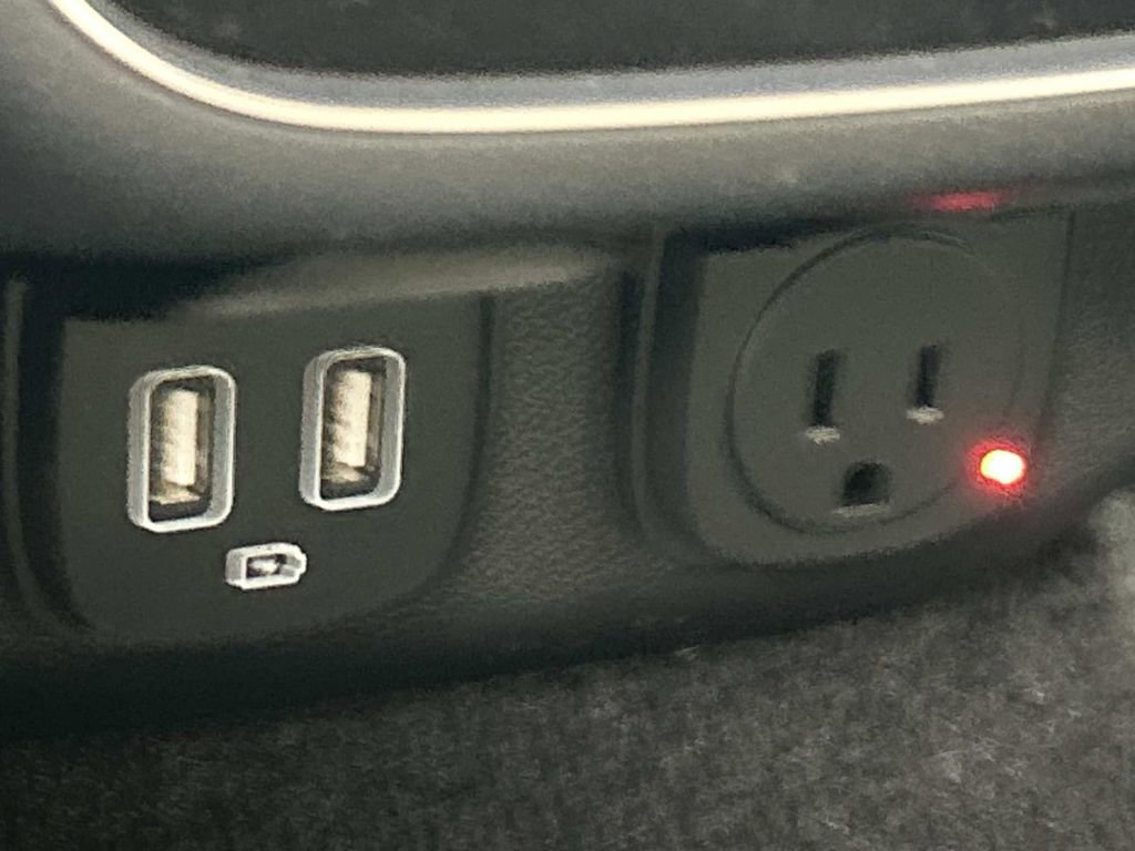 Used 2023 Genesis GV70 3.5T Sport w/ Sport Advanced Package image 25