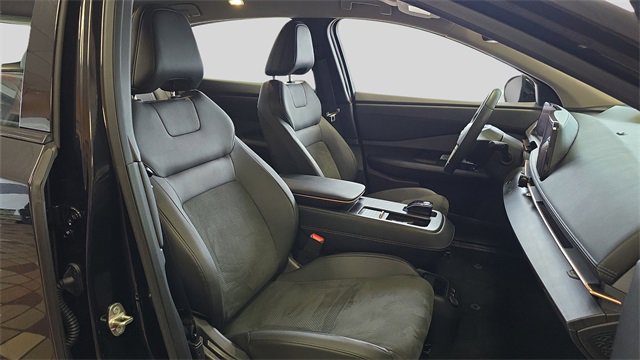 Used 2023 Nissan Ariya AWD image 12