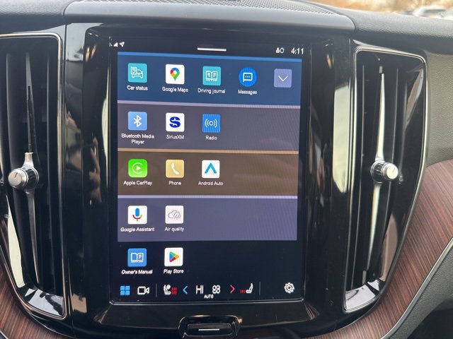 Used 2024 Volvo XC60 B5 Plus image 19