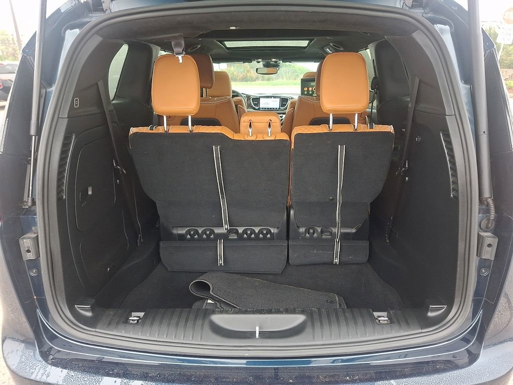 Used 2023 Chrysler Pacifica Pinnacle image 34