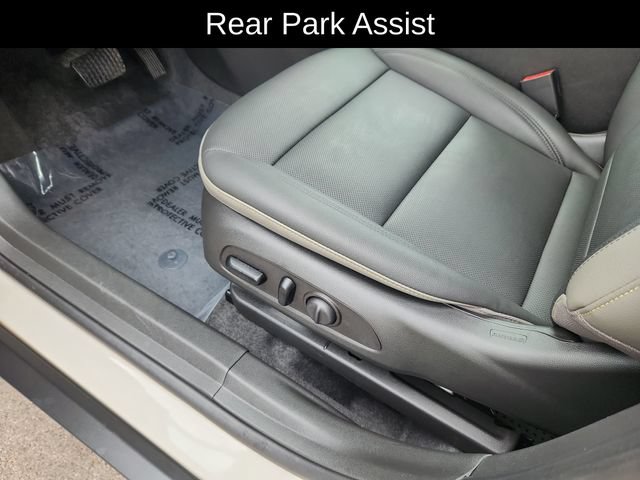 Used 2026 Chevrolet Trax ACTIV w/ Sunroof Package FWD image 21