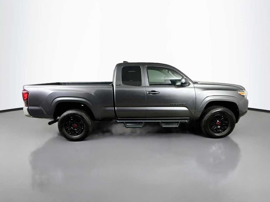 Used 2022 Toyota Tacoma SR5 RWD image 7