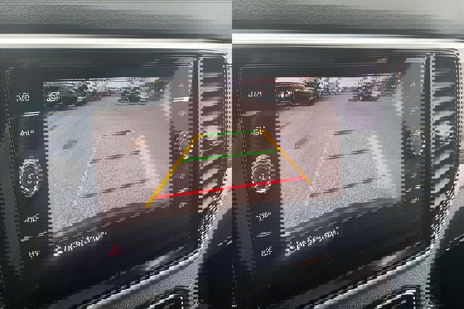 Used 2022 Volkswagen Atlas Cross Sport SE image 26