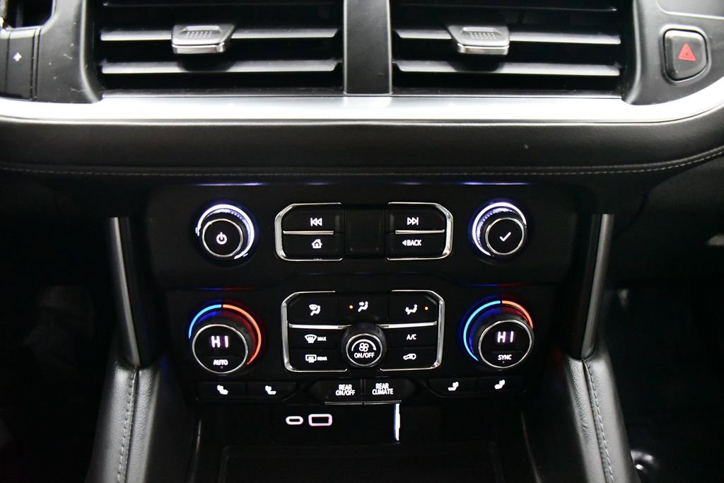 Used 2022 Chevrolet Suburban LT w/ Luxury Package image 14