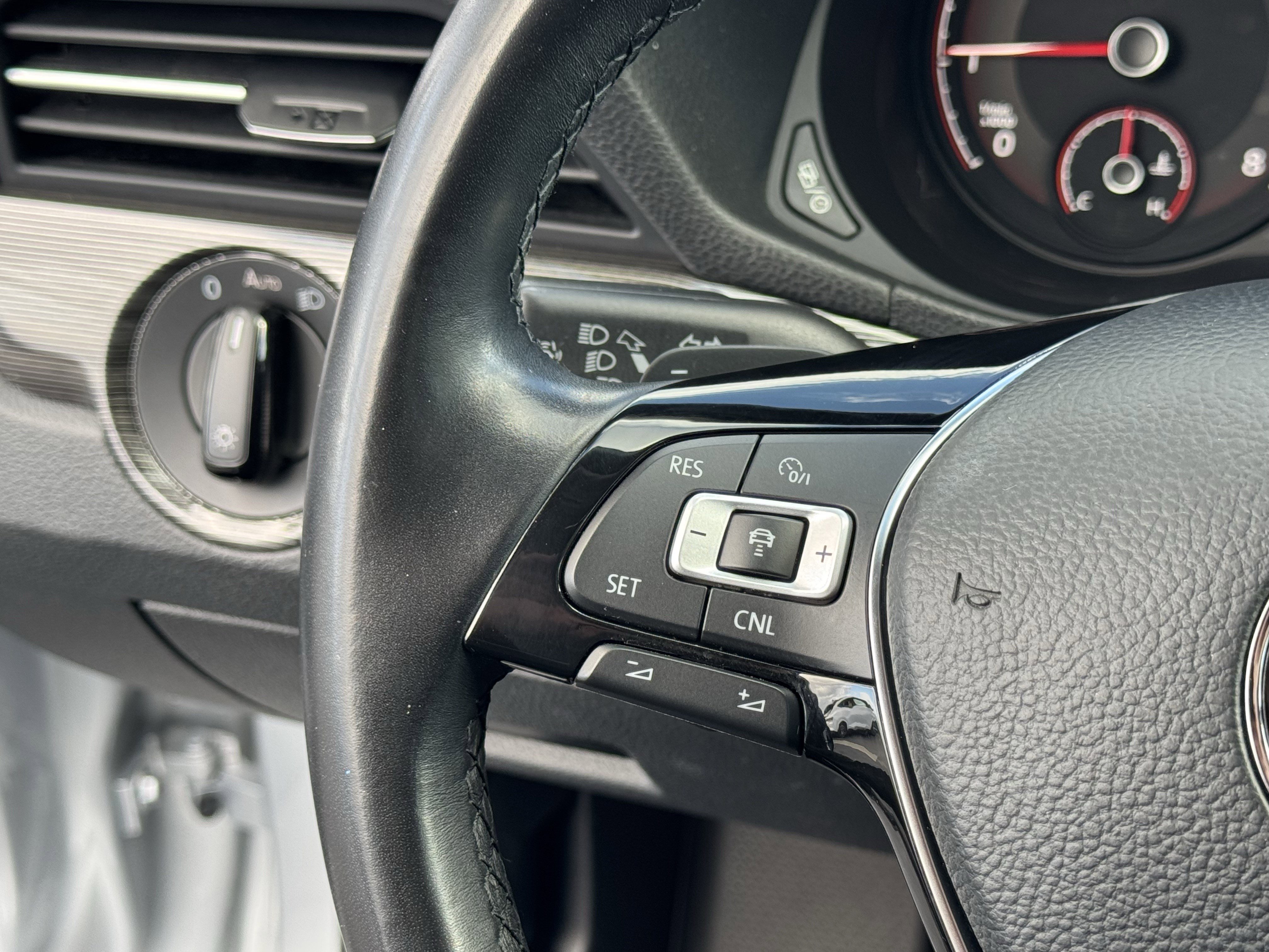 Used 2020 Volkswagen Passat 2.0T R-Line image 20