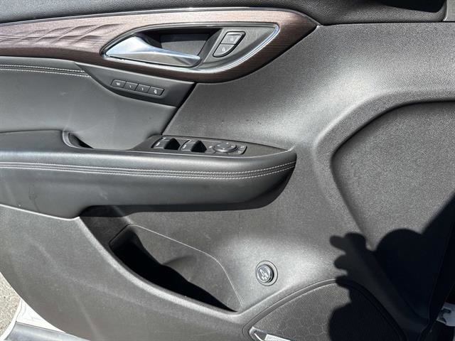 Used 2021 Buick Envision Avenir w/ Technology Package II image 8