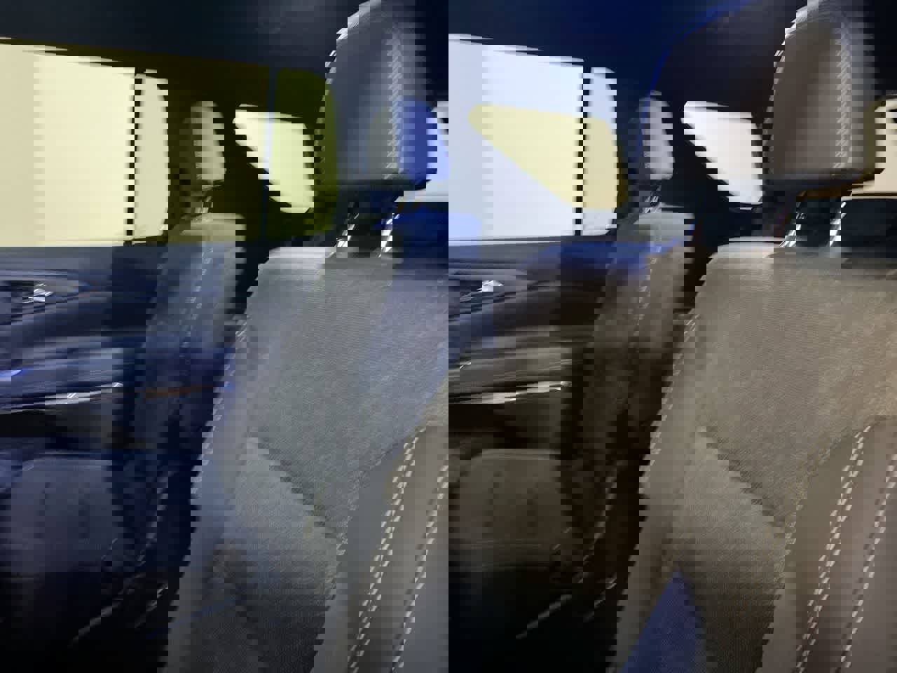 Used 2025 Chevrolet Traverse LT image 28