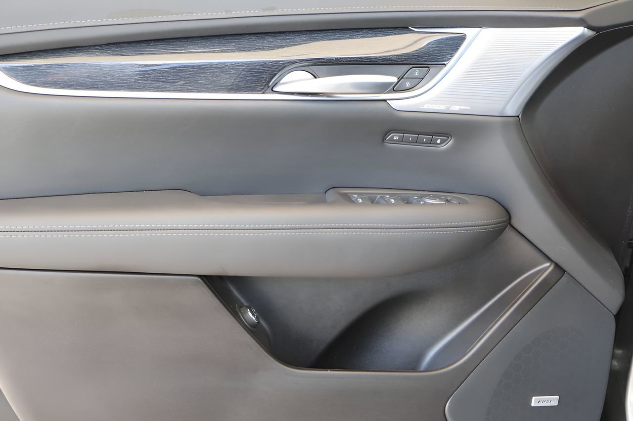 Certified 2023 Cadillac XT5 Premium Luxury FWD image 9