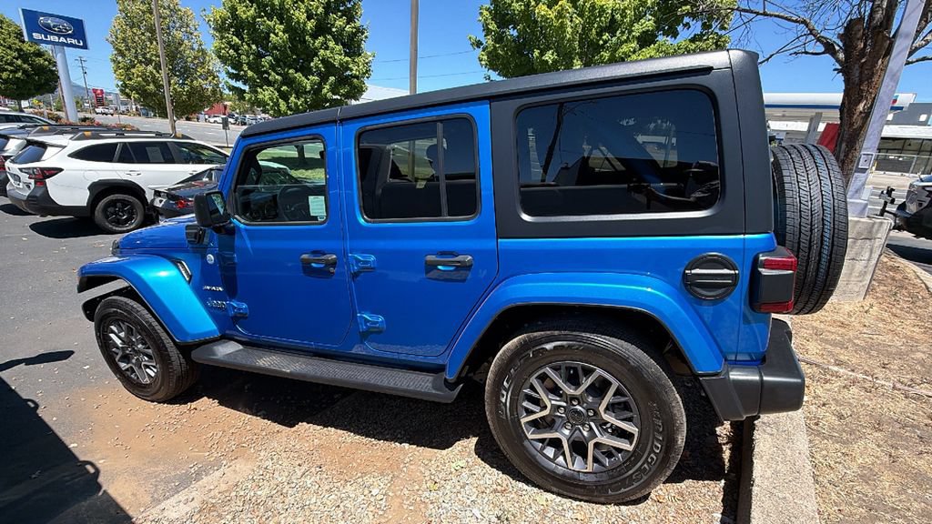 Used 2021 Jeep Wrangler Unlimited Sahara AWD/4WD image 7