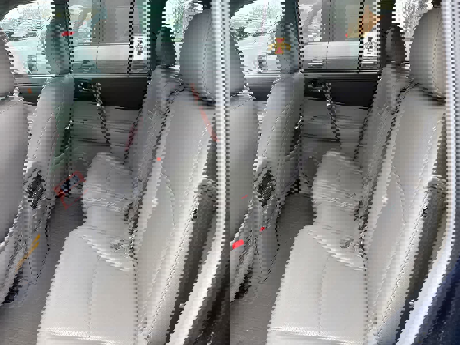 Used 2013 Toyota Highlander Limited image 13