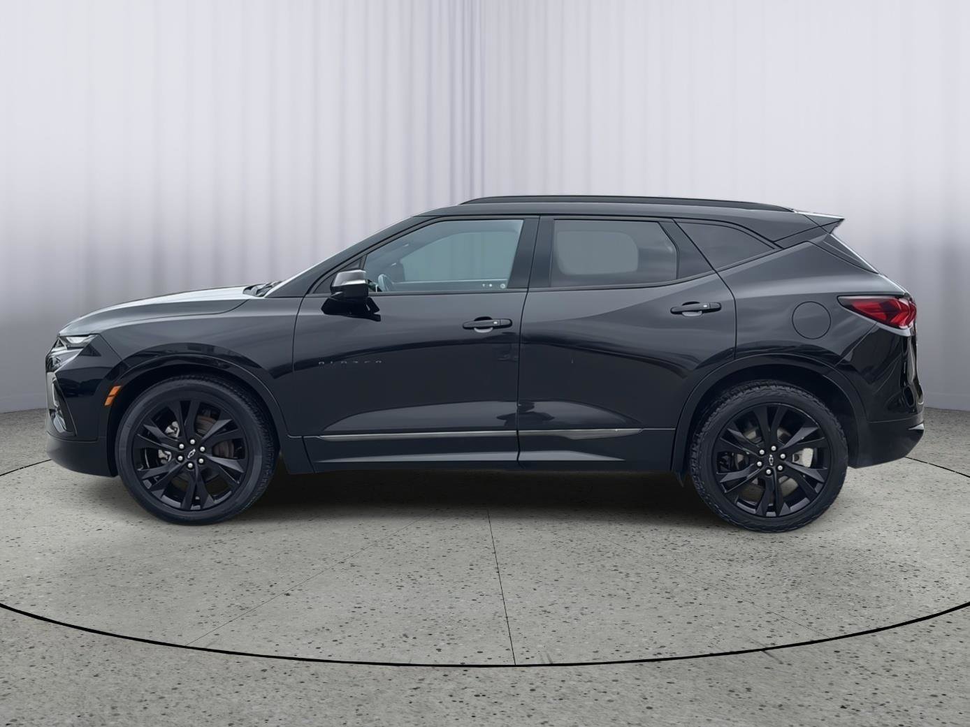 Used 2019 Chevrolet Blazer RS w/ Sun and Wheels Package image 2