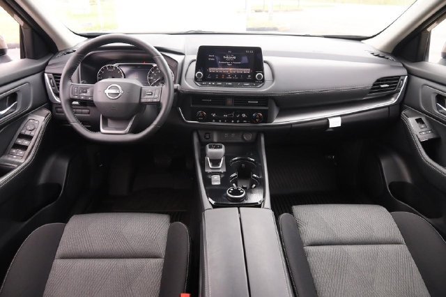 Certified 2025 Nissan Rogue SV AWD/4WD image 23
