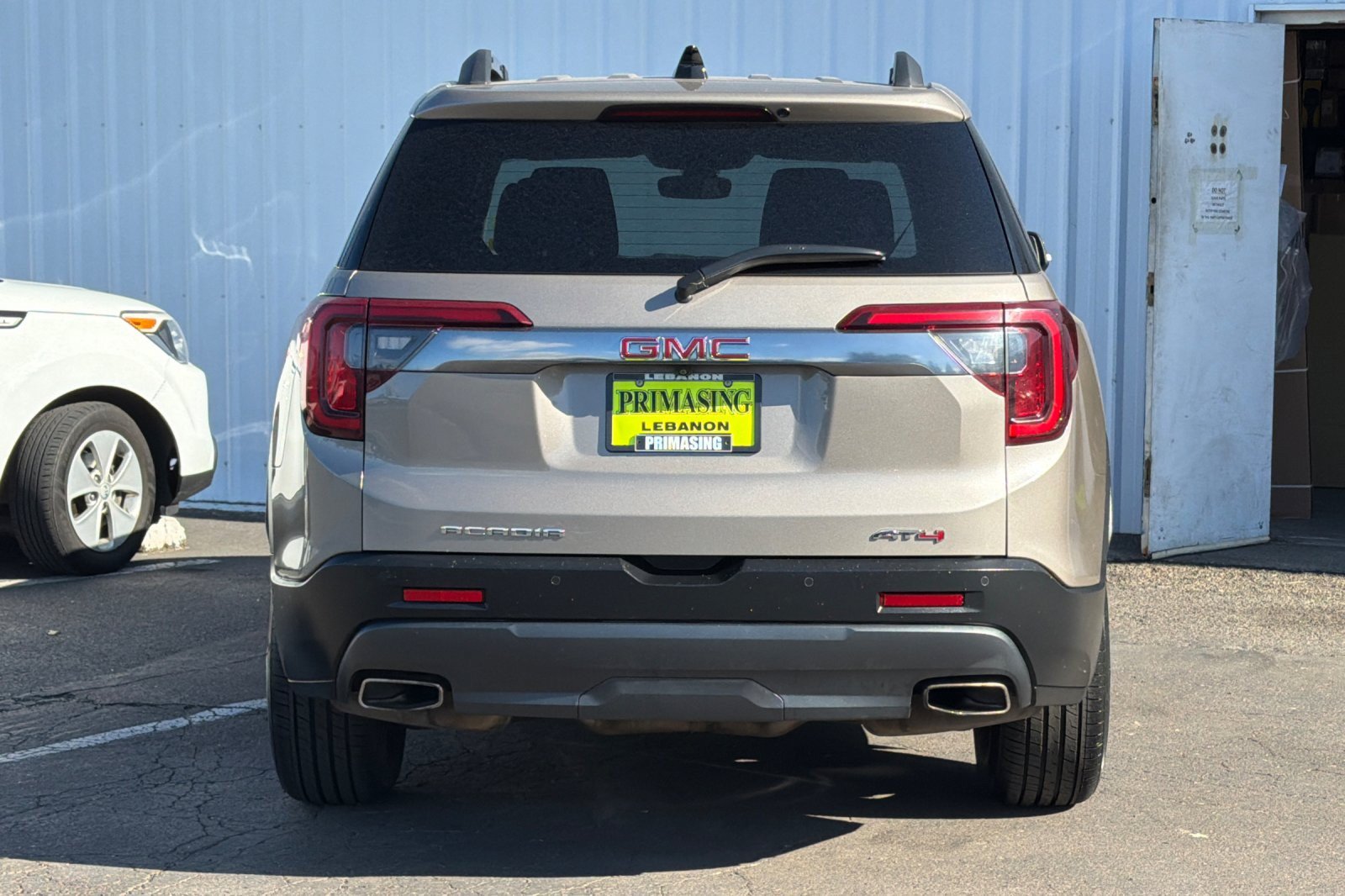 Used 2022 GMC Acadia AT4 w/ Technology Package AWD/4WD image 5