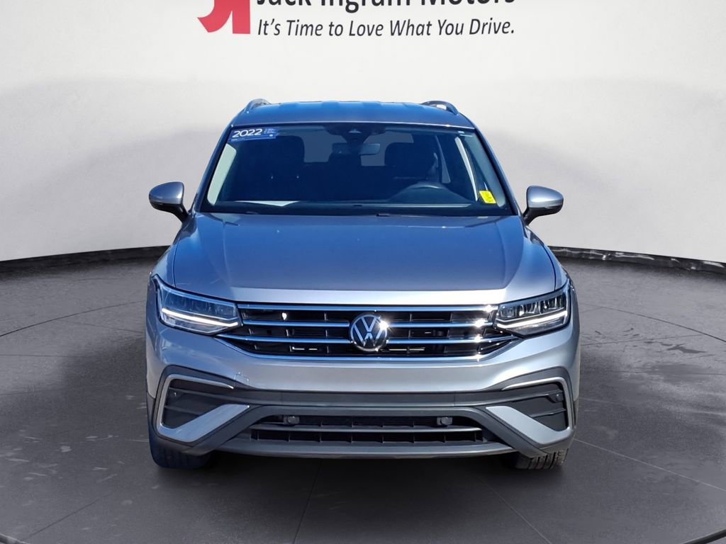 Certified 2022 Volkswagen Tiguan SE image 8