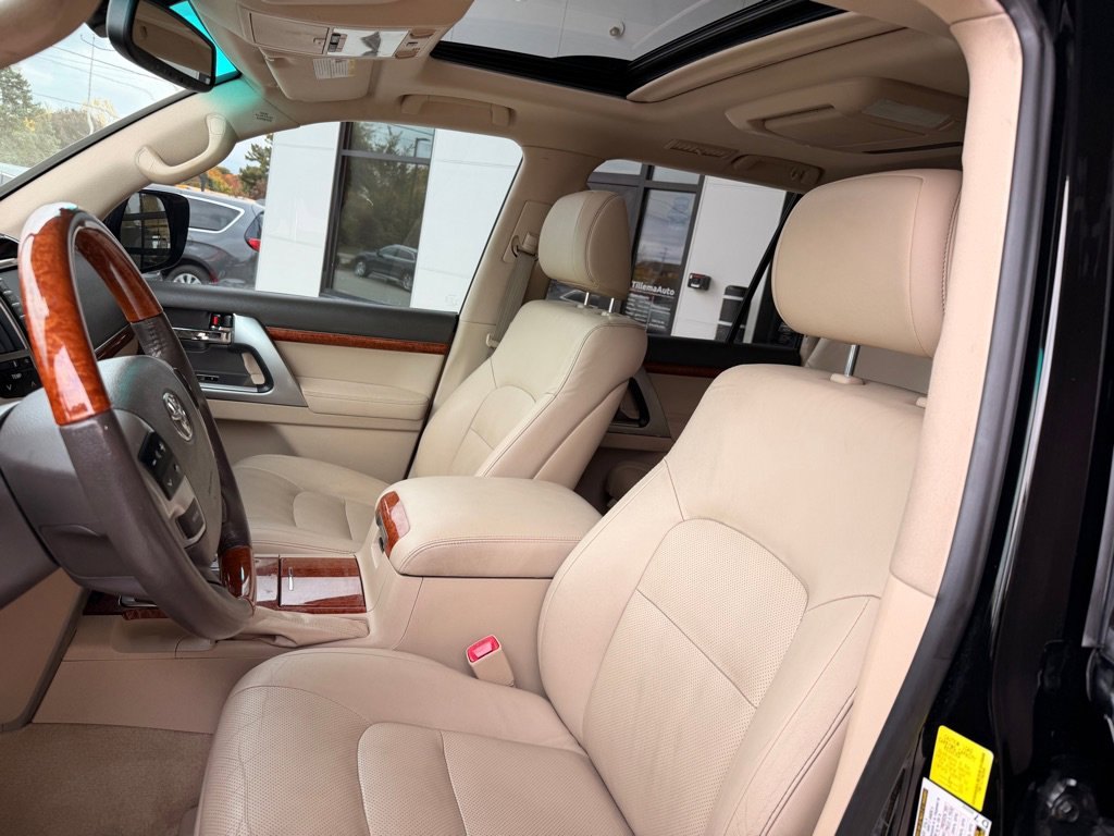 Used 2015 Toyota Land Cruiser image 10