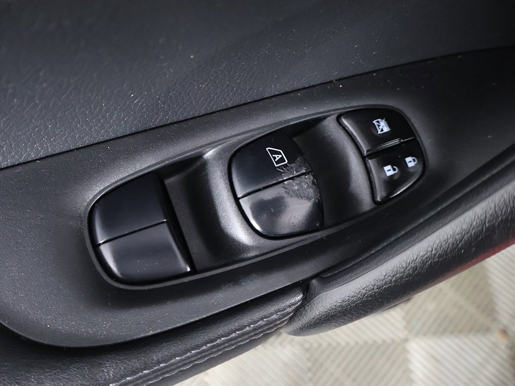 Used 2022 Nissan Rogue Sport SL w/ Premium Package image 37