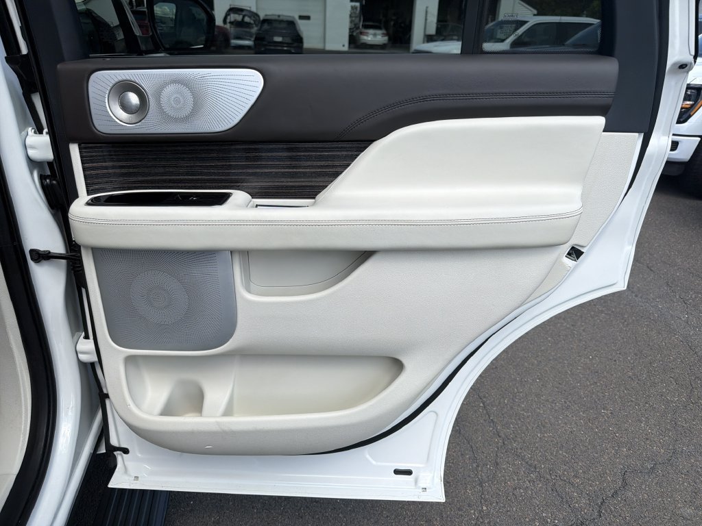 Certified 2023 Lincoln Navigator Black Label AWD/4WD image 17
