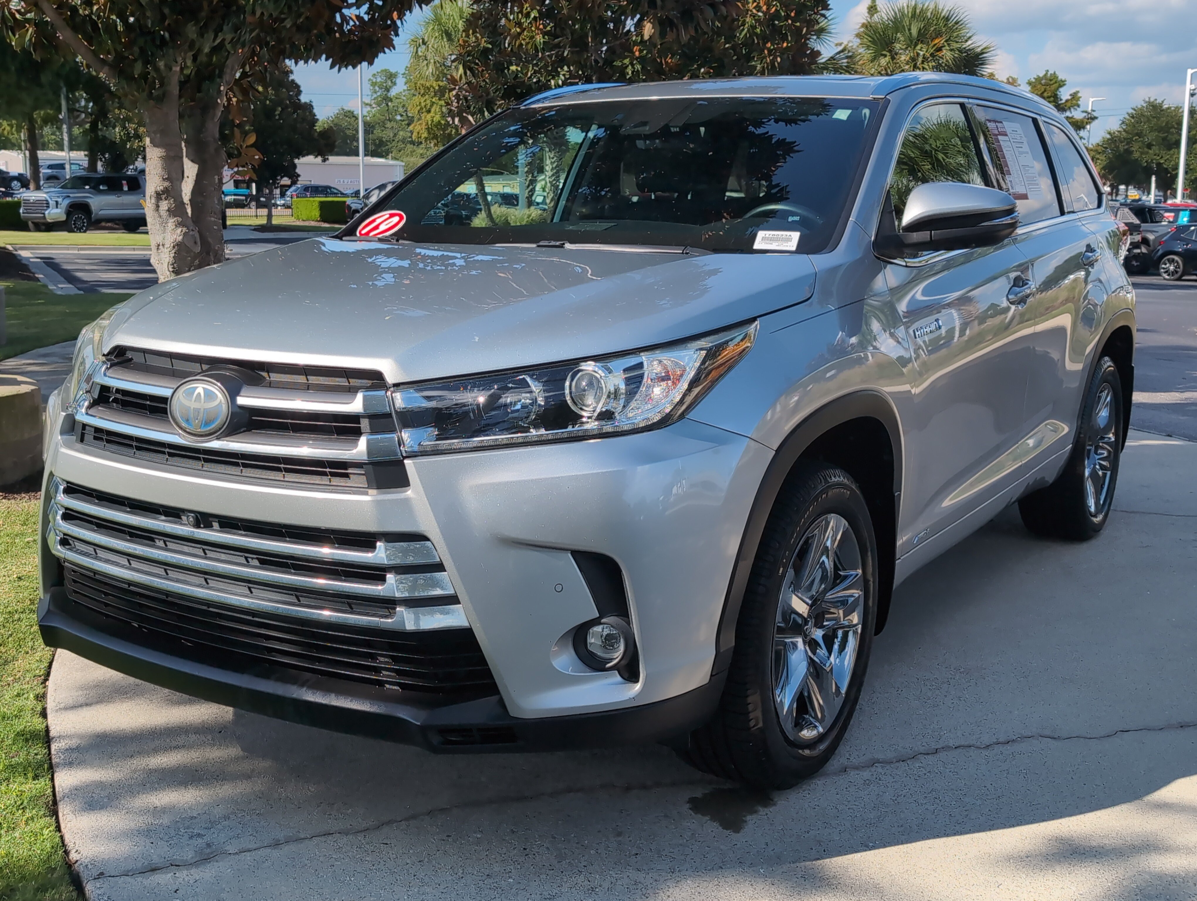 Used 2019 Toyota Highlander Limited Platinum AWD/4WD image 5