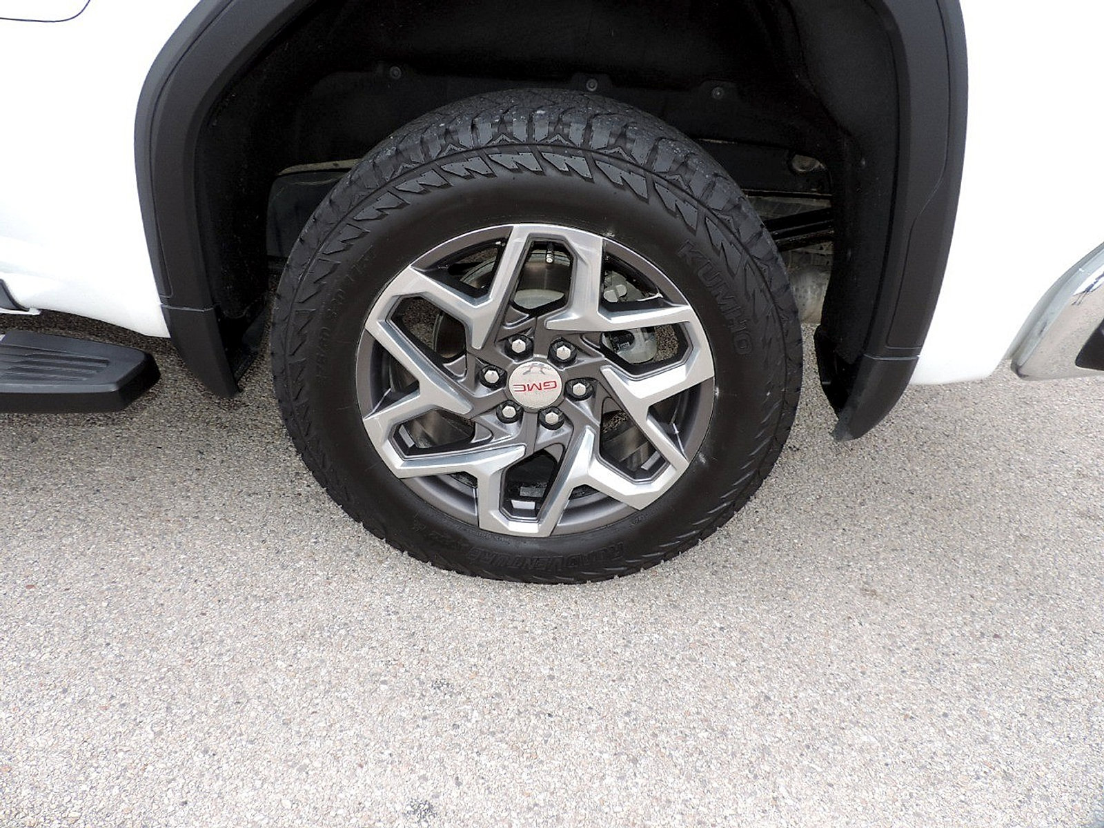 Certified 2023 GMC Sierra 1500 SLT image 9