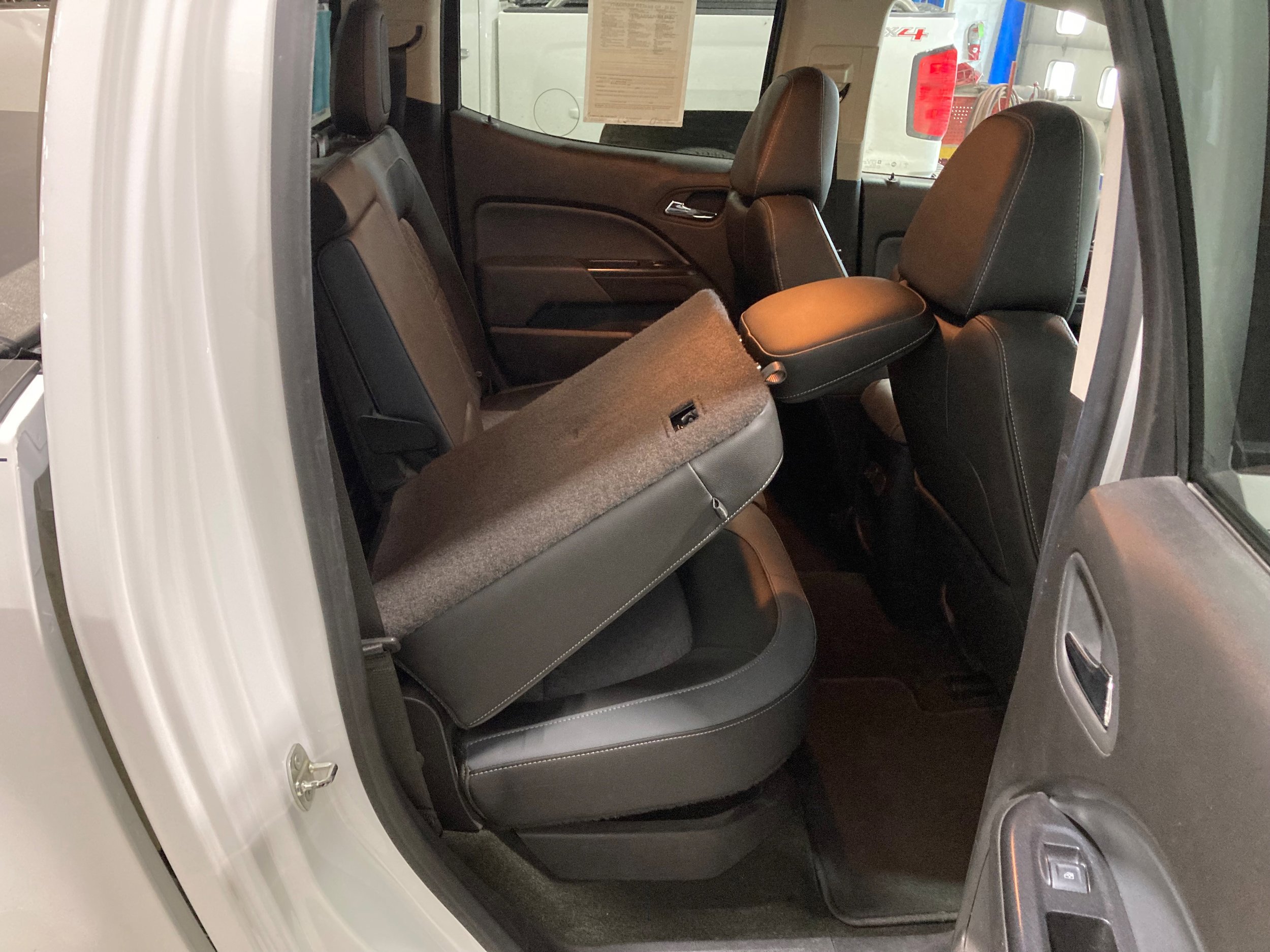 Used 2017 Chevrolet Colorado Z71 image 9