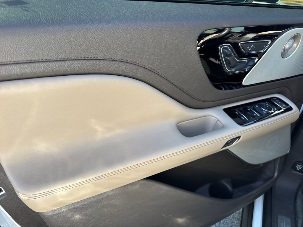 Used 2024 Lincoln Aviator Reserve w/ Equipment Group 201A image 6