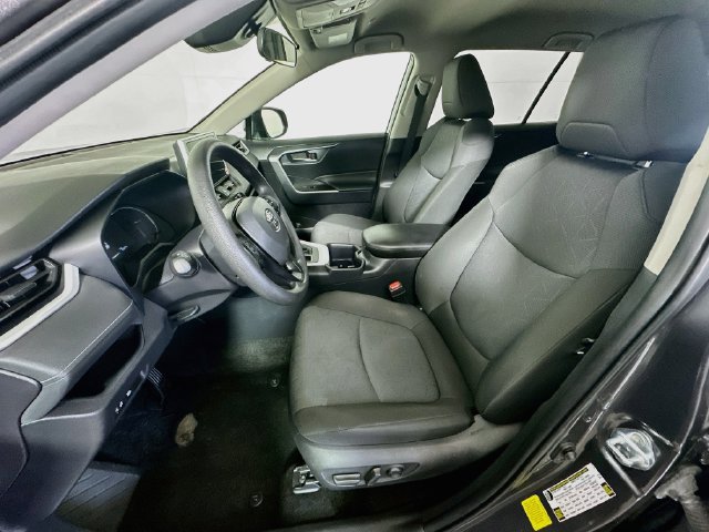 Used 2025 Toyota RAV4 XLE FWD image 12