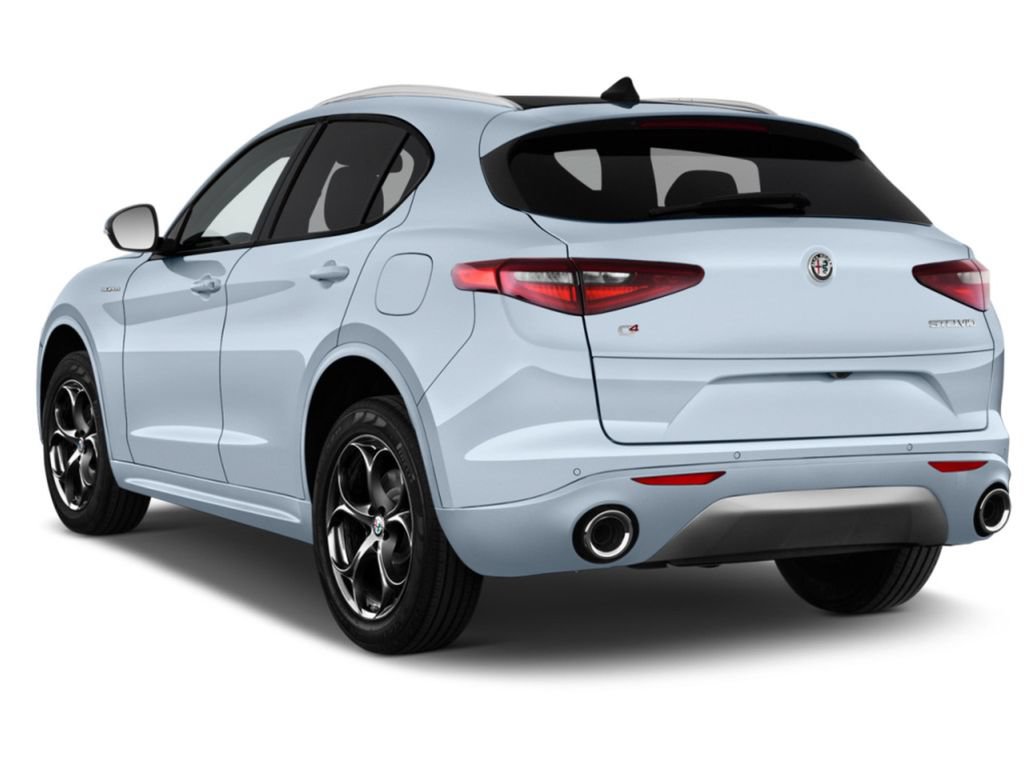 Used 2023 Alfa Romeo Stelvio Estrema AWD/4WD image 3