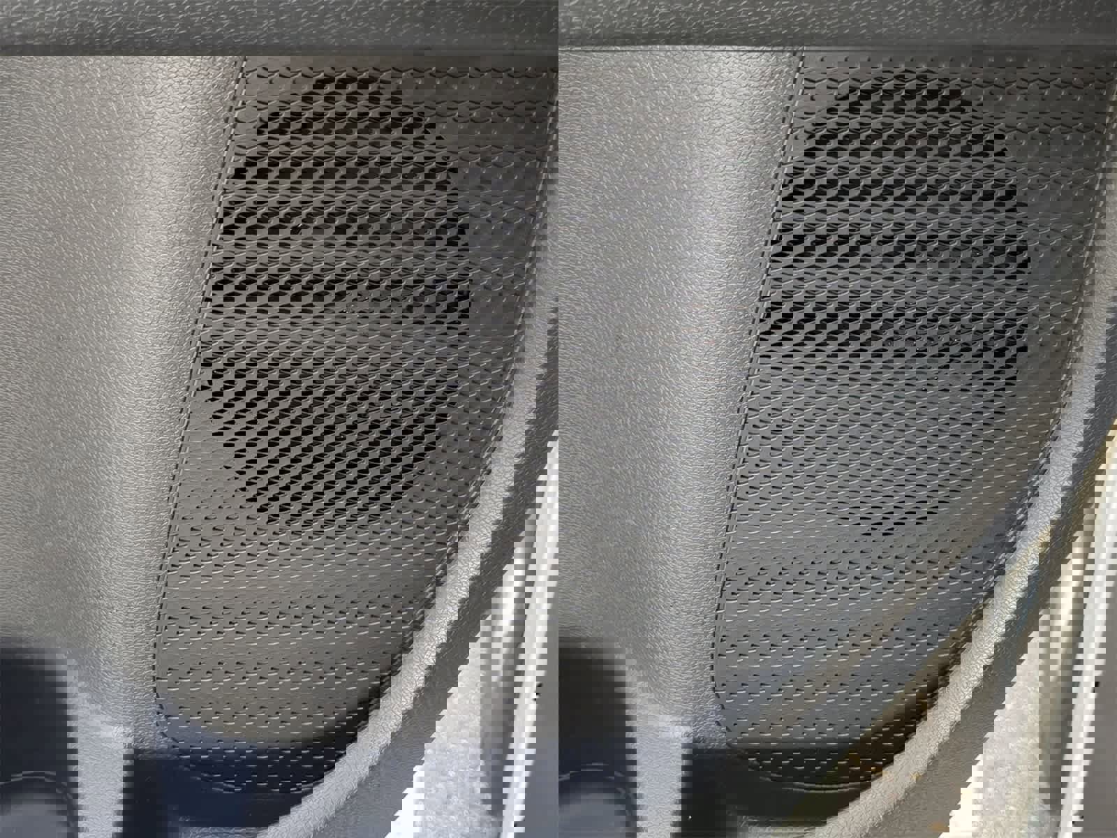 New 2025 Volkswagen ID. Buzz Pro S image 29