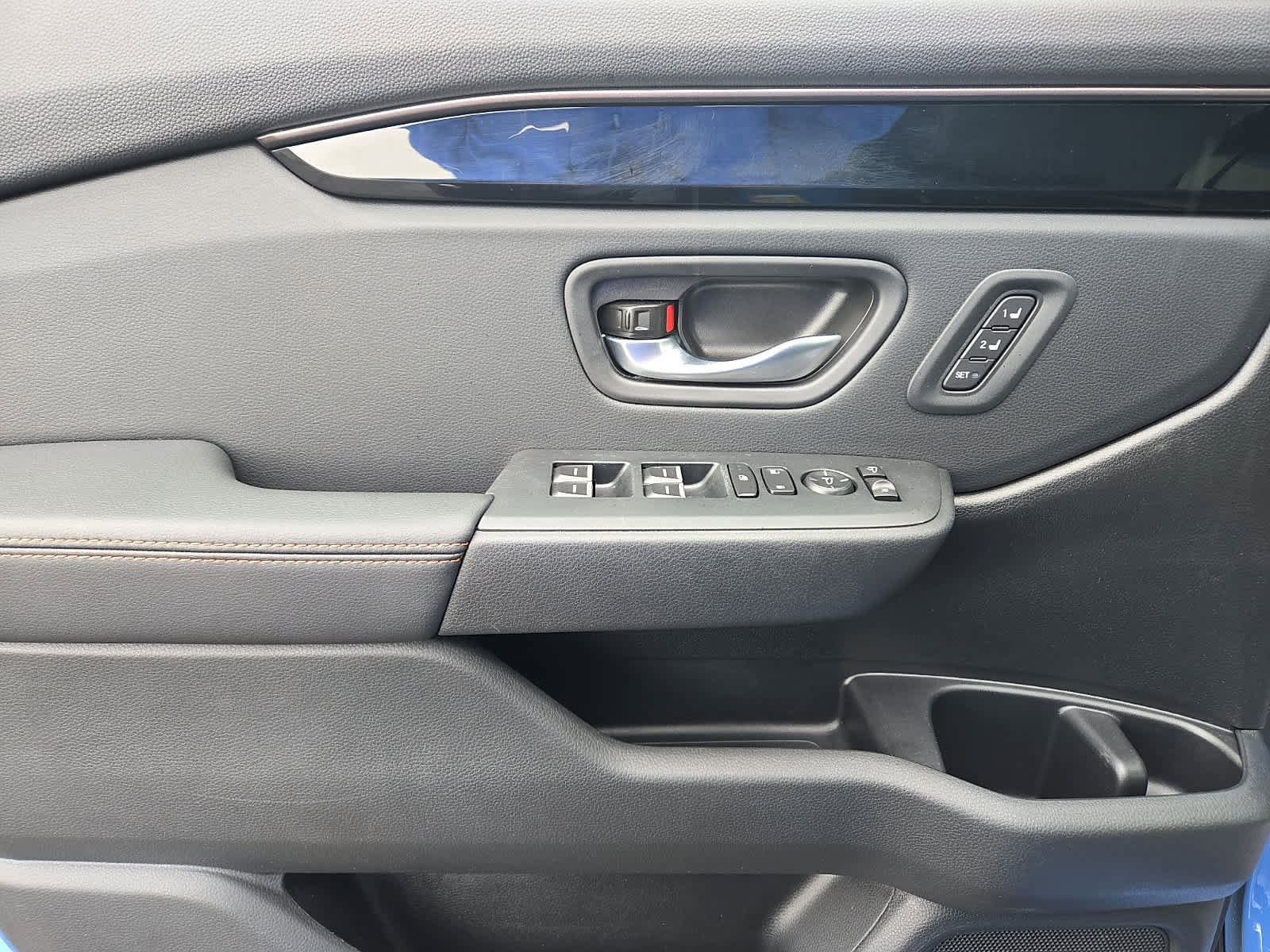 Used 2025 Honda Pilot TrailSport image 13