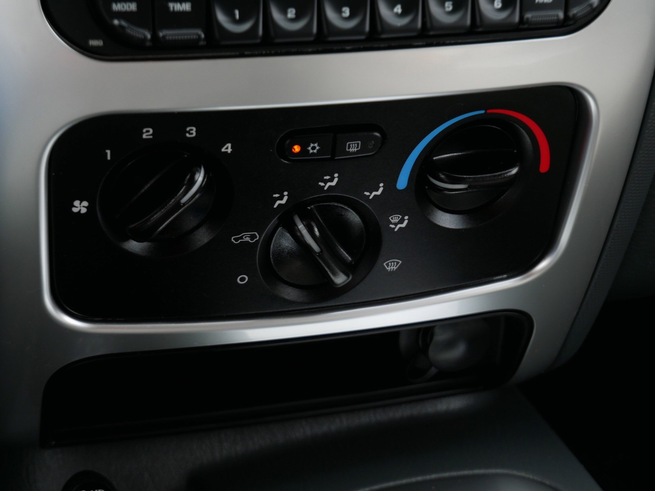 Used 2006 Jeep Liberty Limited image 23