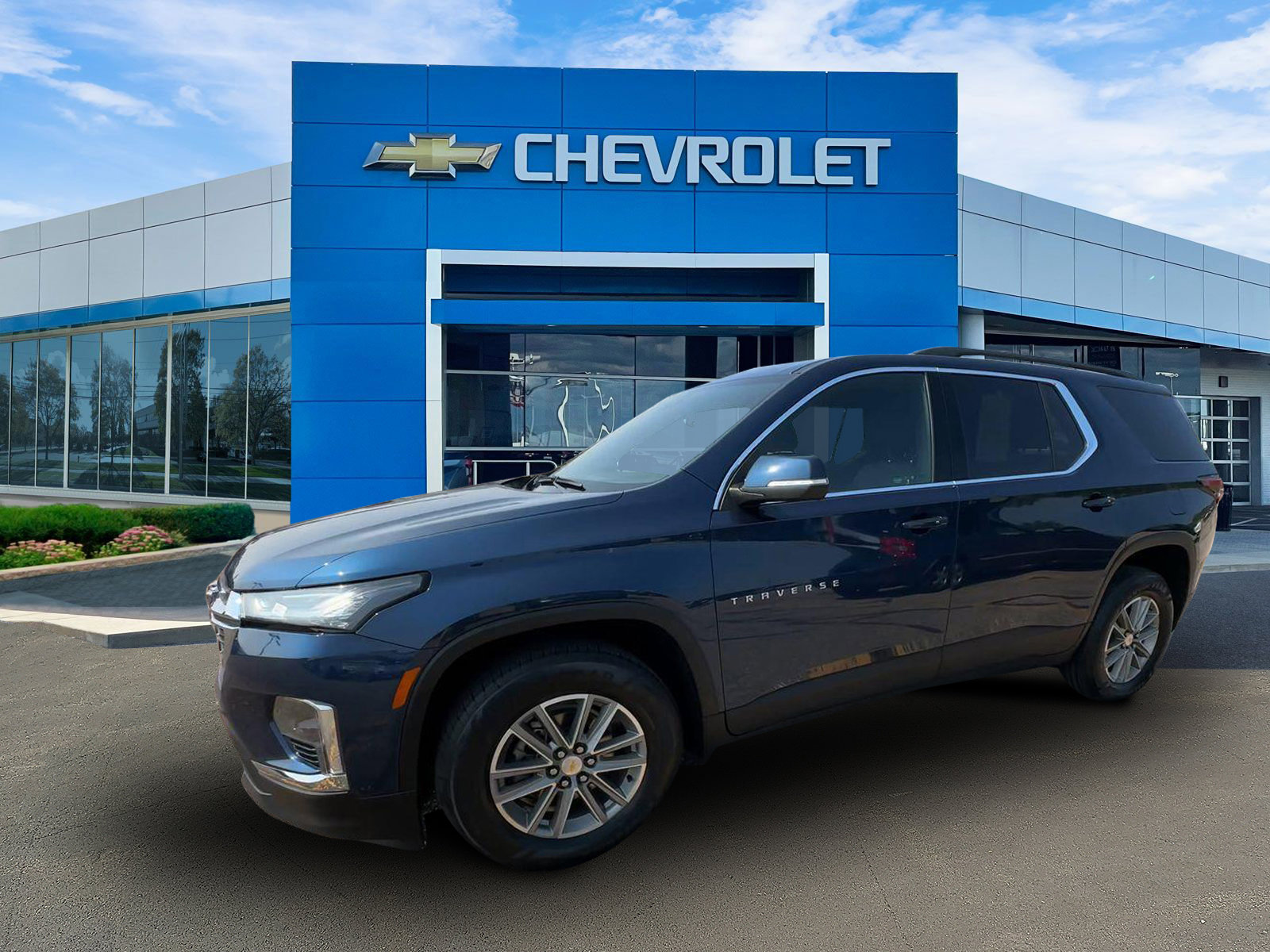 Used 2022 Chevrolet Traverse LT image 6