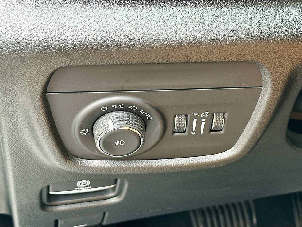 Used 2022 Jeep Grand Cherokee Summit AWD/4WD image 14