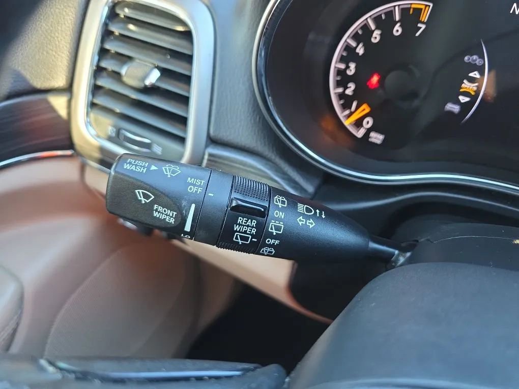 Used 2019 Jeep Grand Cherokee Limited w/ Luxury Group II image 23