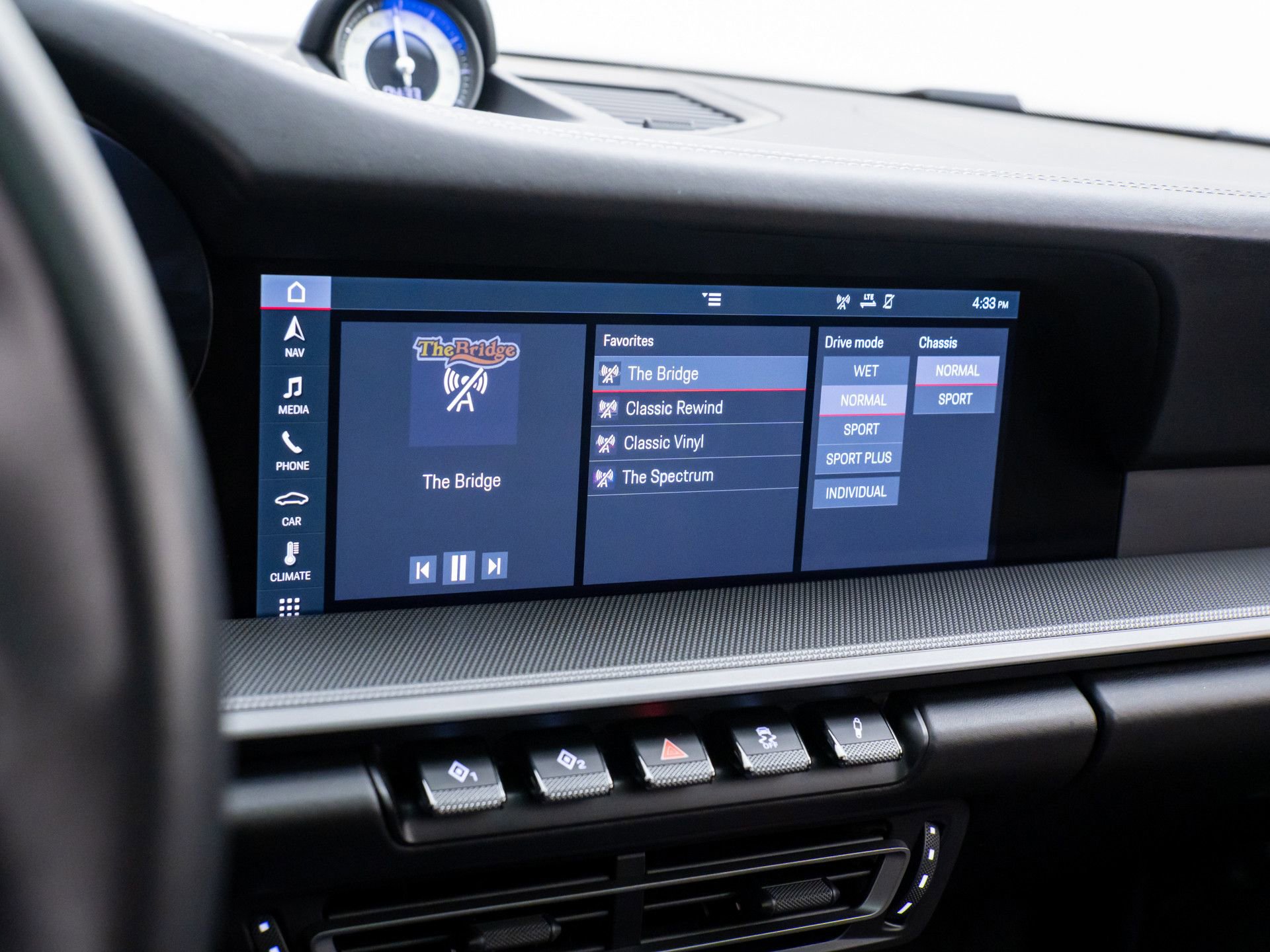 Used 2020 Porsche 911 Carrera S image 23