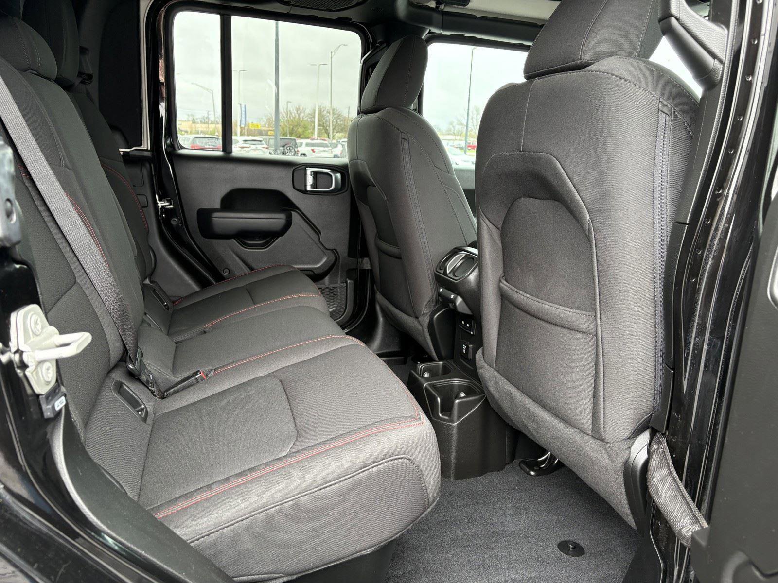 Used 2023 Jeep Gladiator Rubicon w/ LED Lighting Group AWD/4WD image 15