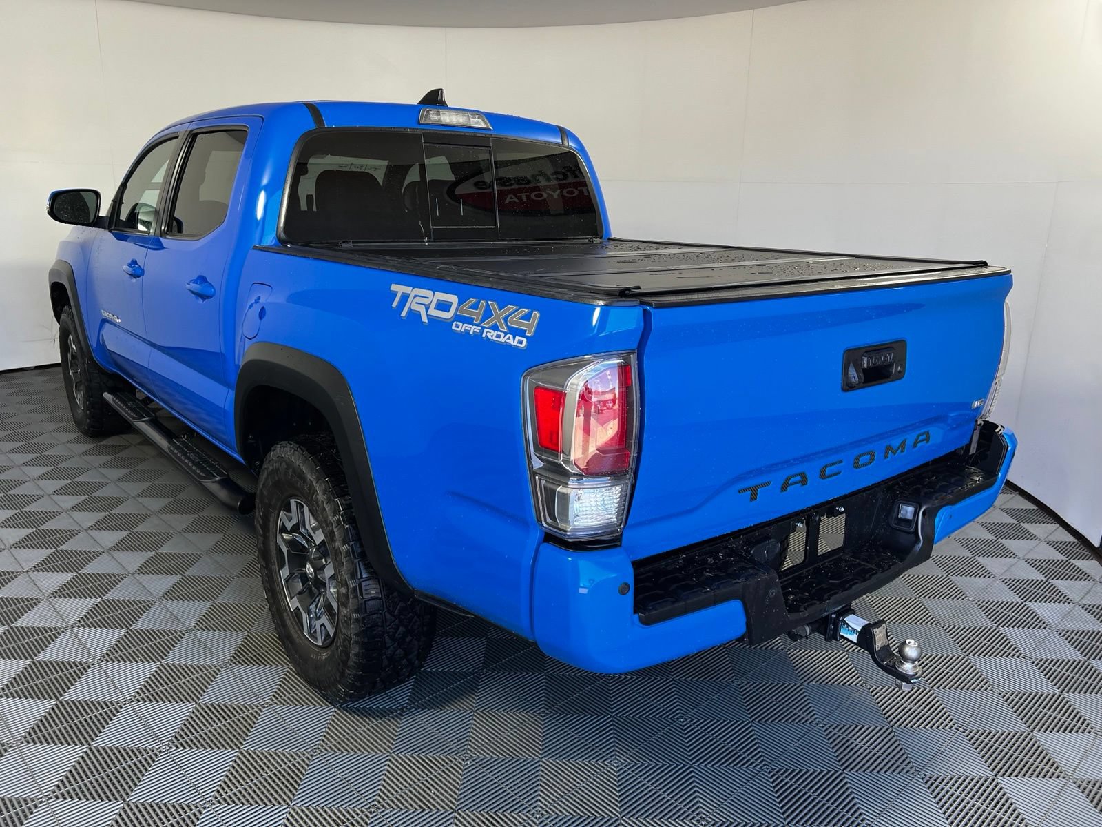 Used 2020 Toyota Tacoma TRD Off-Road w/ TRD Premium Off Road Package AWD/4WD image 7