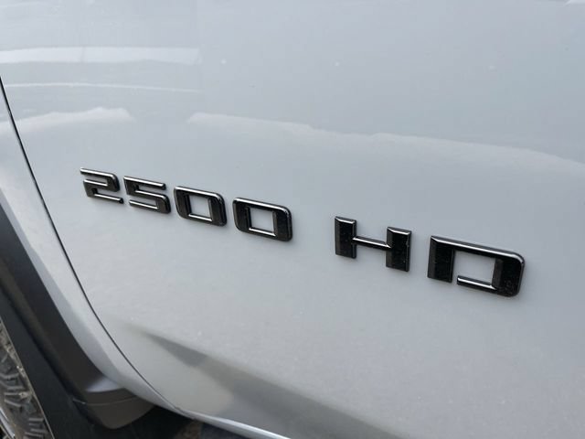 Used 2025 Chevrolet Silverado 2500 ZR2 w/ Technology Package AWD/4WD image 4