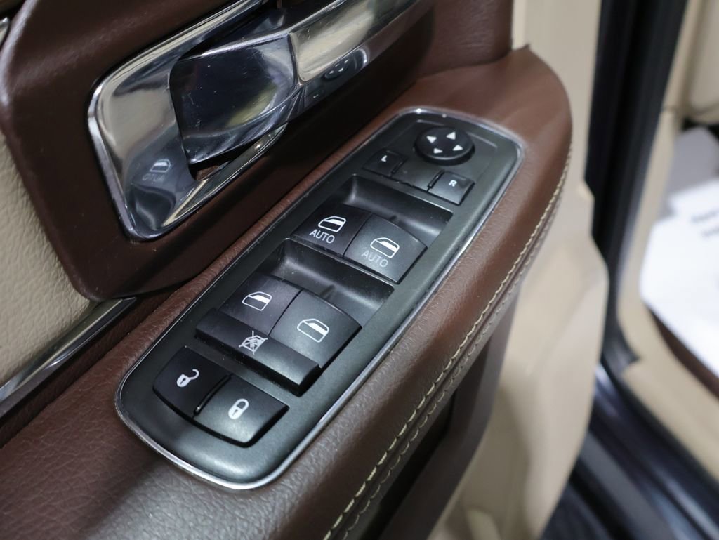 Used 2013 RAM 1500 Laramie w/ Convenience Group image 14