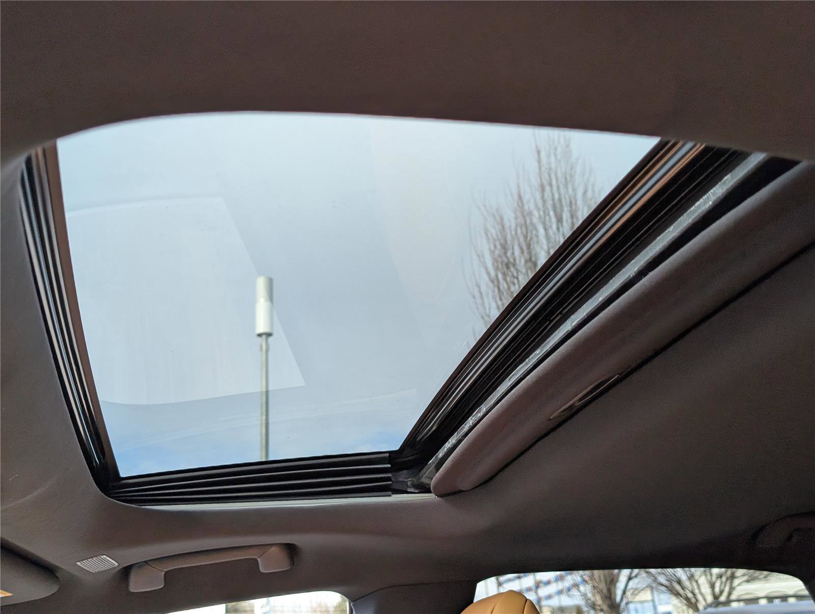 Used 2024 Lexus RX 350 Premium image 19