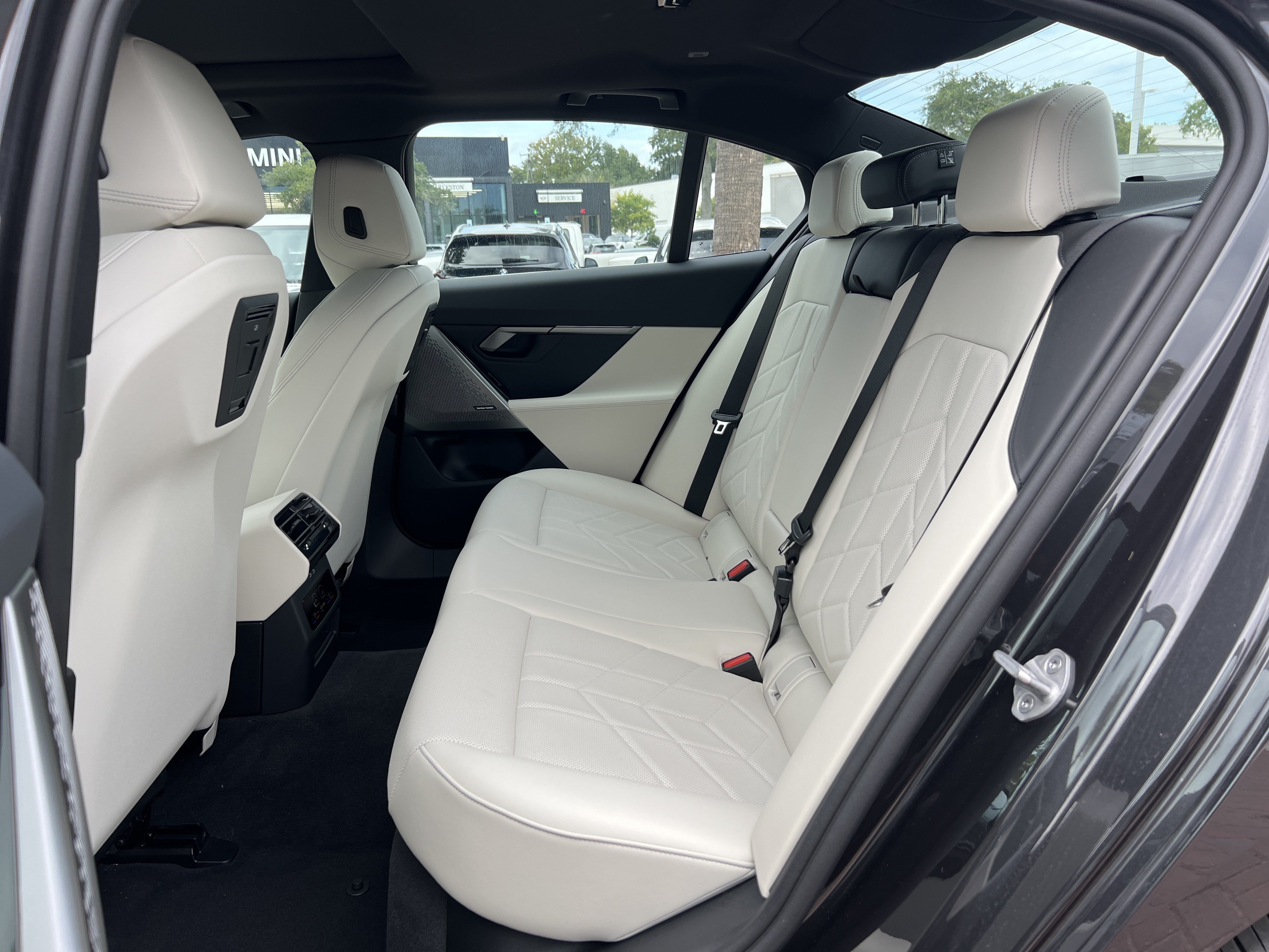 Certified 2026 BMW 540i xDrive AWD/4WD image 31