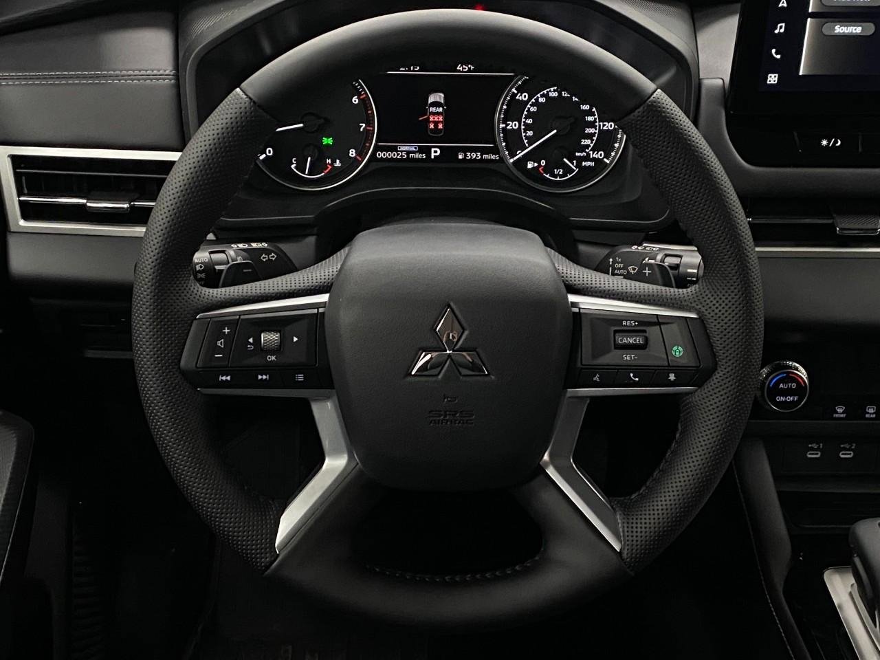 New 2026 Mitsubishi Outlander SE image 15