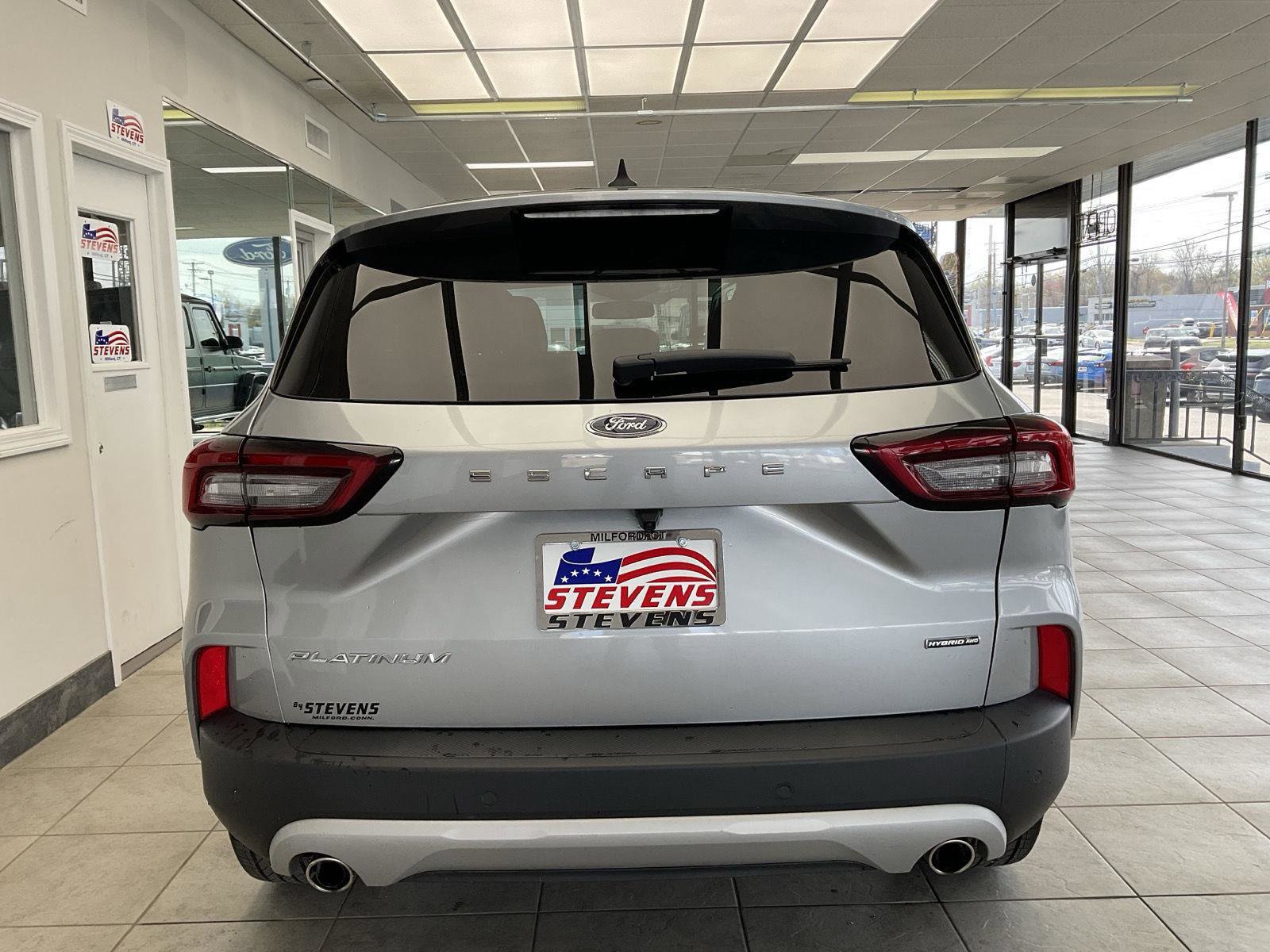 Used 2023 Ford Escape Platinum w/ Premium Technology Package AWD/4WD image 6